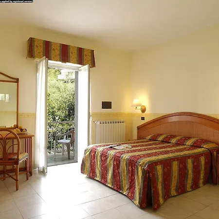 Otel Casella Pietra Ligure